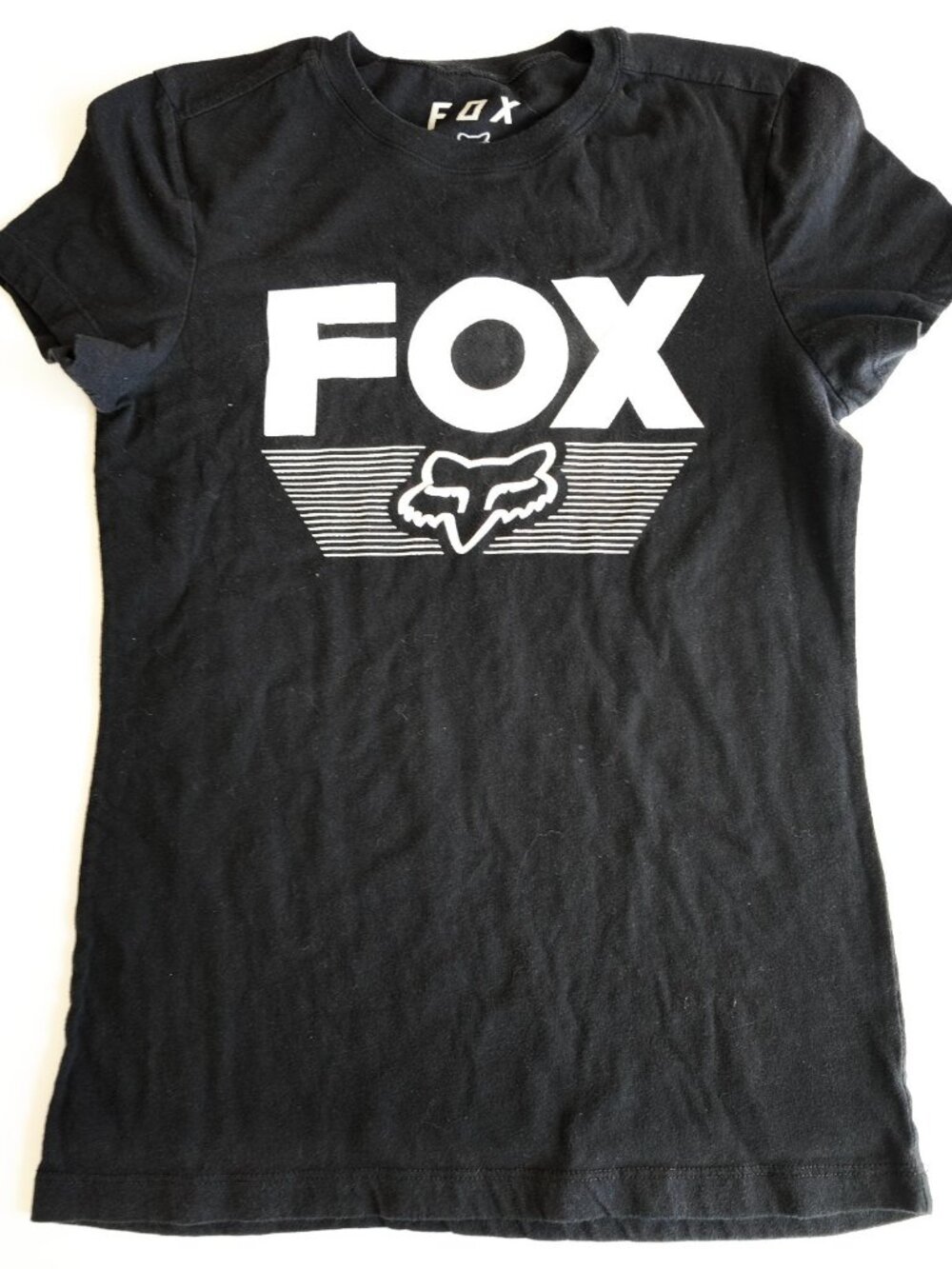 y2k tshirt womens fox size XS vintage 2000s scene skater emo